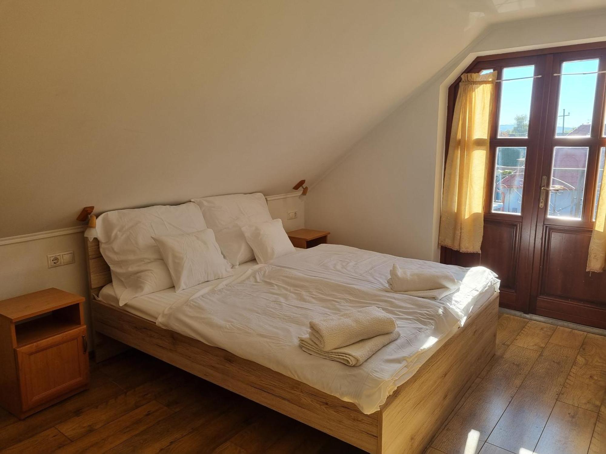 Tardos Kemences Fogado B&B 외부 사진